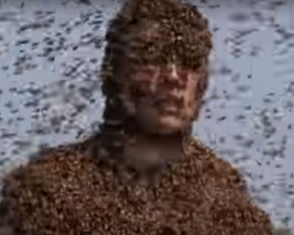 Guinness World Records Man Fully Covers Head With Bees Breaks Longest Record Video Enstarz