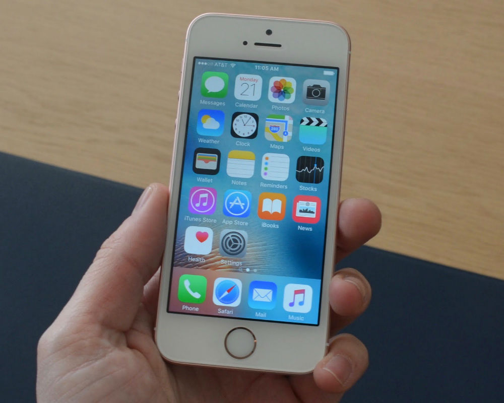 Apple Update Introducing The New 'iPhone SE' [VIDEO] Enstarz