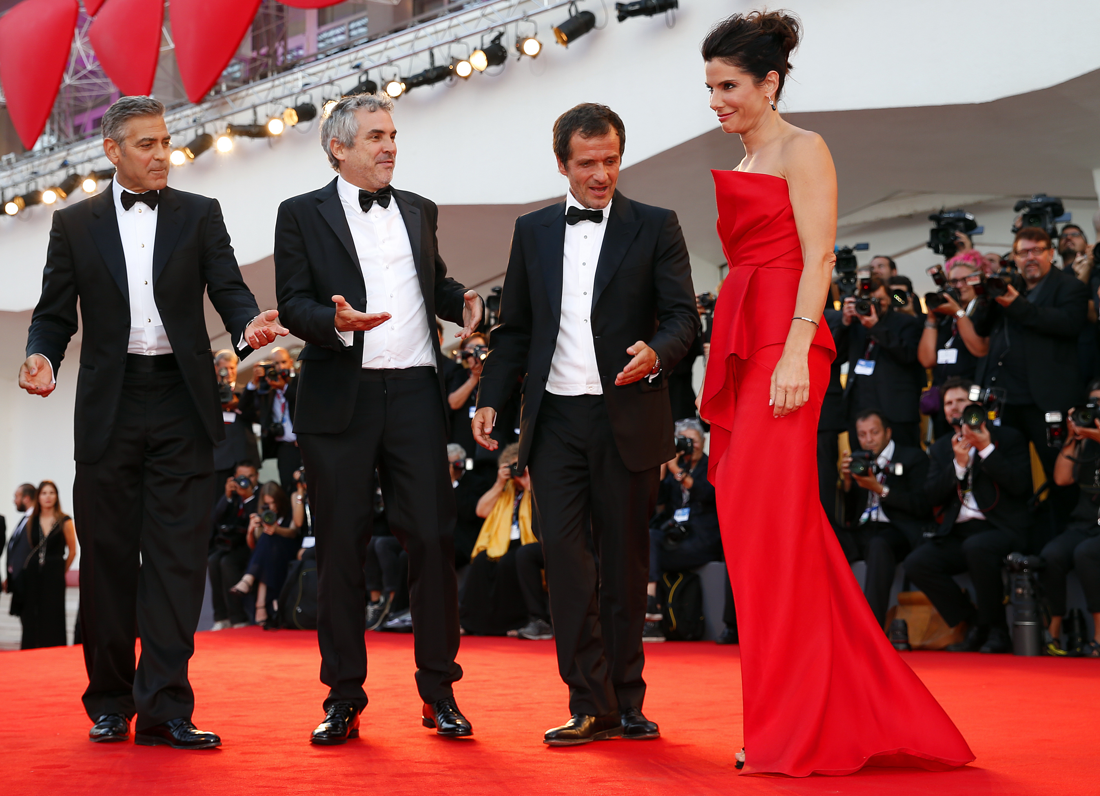 Sandra Bullock, George Clooney 'Gravity' Movie Premiere PHOTOS & Venice ...