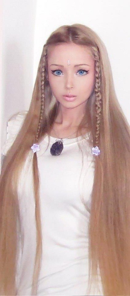 Valeria Lukyanova Most Convincing Barbie Looks {photos] Enstarz