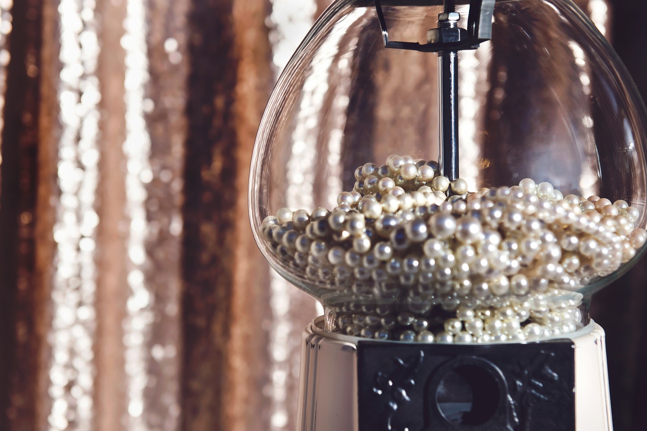 Here's How TV And Movie Stars Make Use Of Pearls