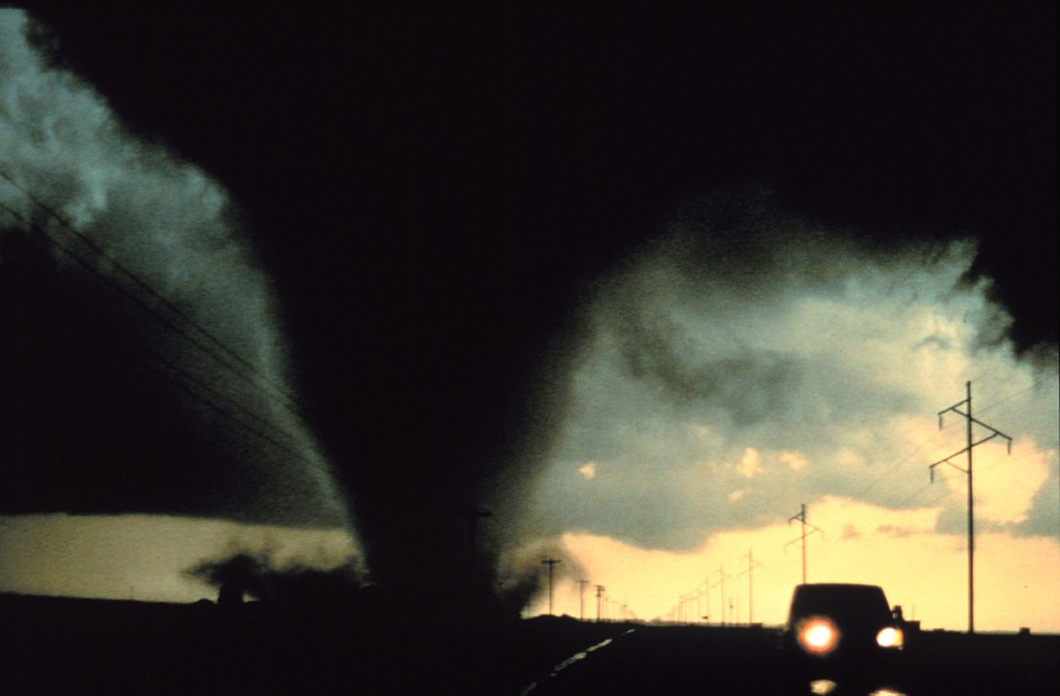 ﻿Carrie Underwood Details Horrifying Ordeal During Nashville Tornados