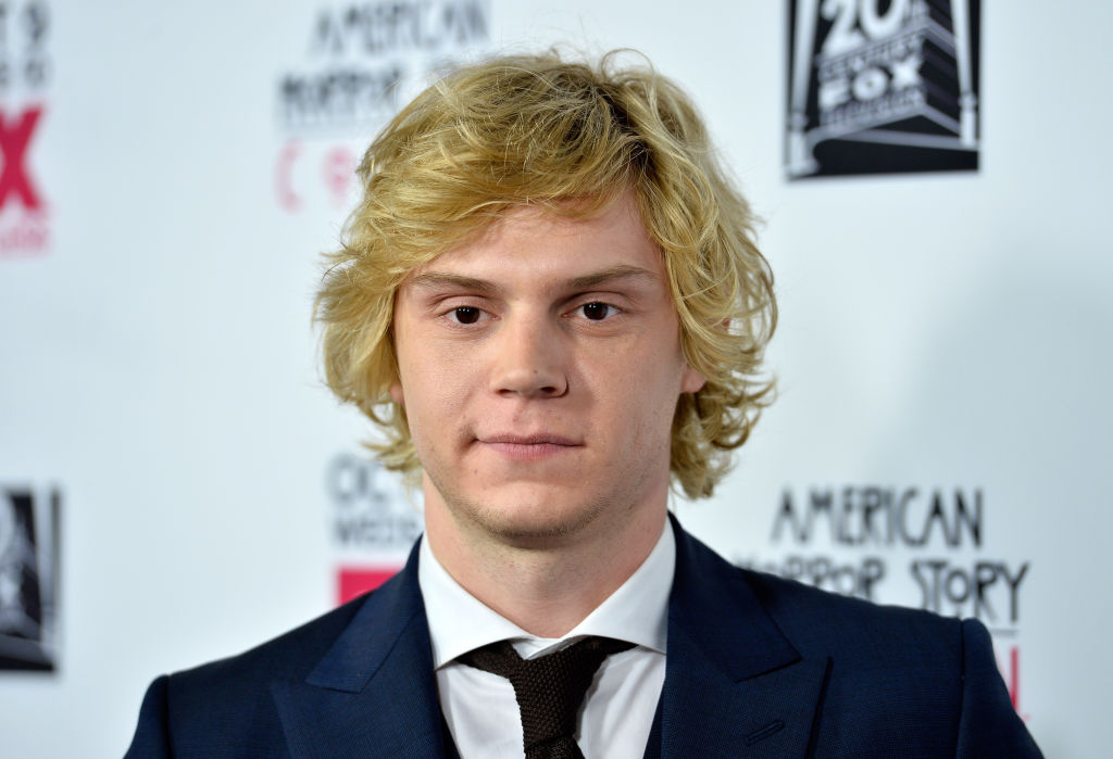 6. "American Horror Story" Fans Speculate on Meaning Behind Evan Peters' Blue Hair - wide 4