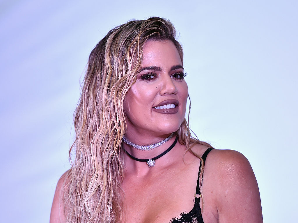Khloe Kardashian Kills It With Kurls The Keeping Up With The Kardashians Star Shows Off Her