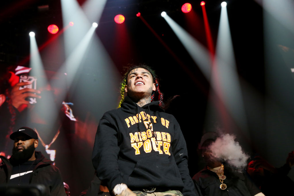 Tekashi 6ix9ine Targets Lil Durk's GF India Royale Online After Second Home Invasion [FULL STORY]