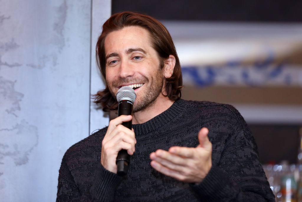 Jake Gyllenhaal Shares Thoughts About Bathing, Netizens Confused Why Stars Promote Less Hygienic Lifestyle