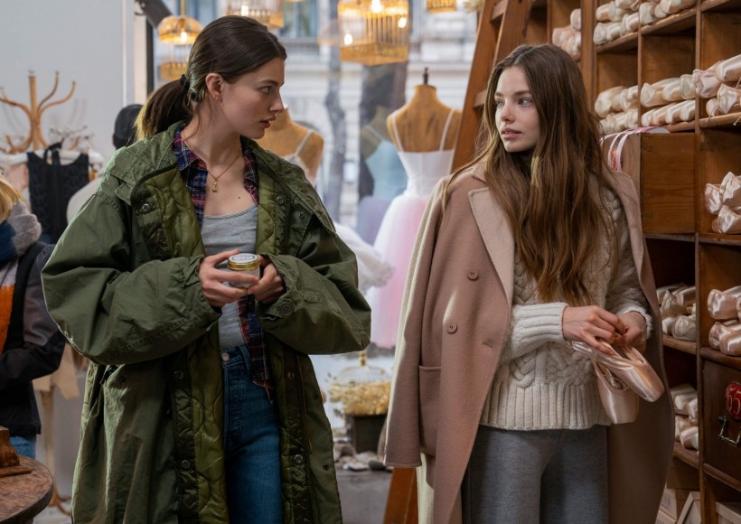 Diana Silvers and Kristine Froseth In Birds of Paradise