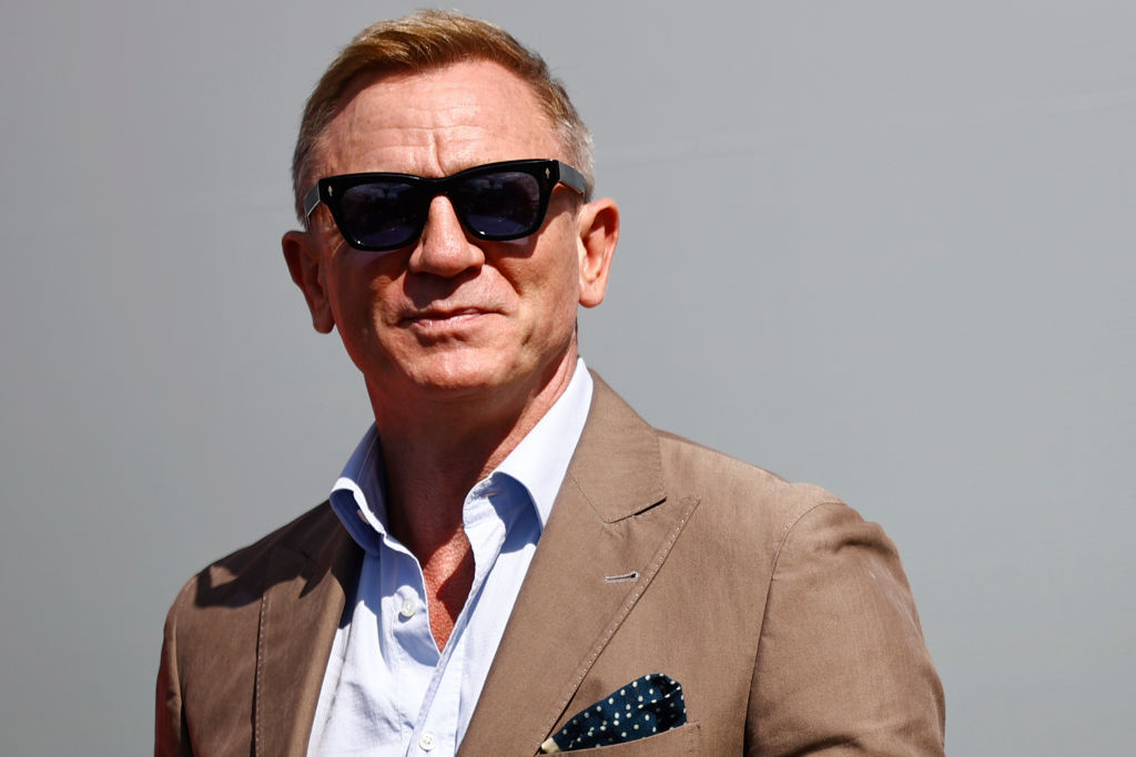 Daniel Craig Halts Appearing As James Bond All Because Of His One Fear? [Report]