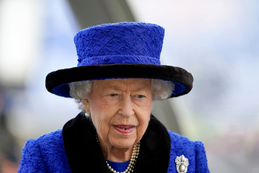 Here's How Queen Elizabeth Signals She Wants Her Meetings To End: Royal Duties Halts With Just One Item?