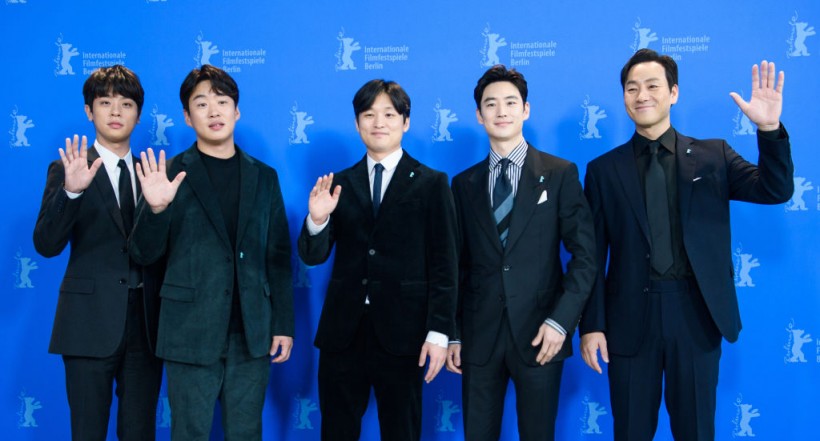  Actor Park Jeong-min (l-r), actor Ahn Jae-hong, director Yoon Sung-Hyun, actor Lee Jo-hoon and actor Park Hae-soo attend Berlinale 2020 - Time to Hunt - Photocall