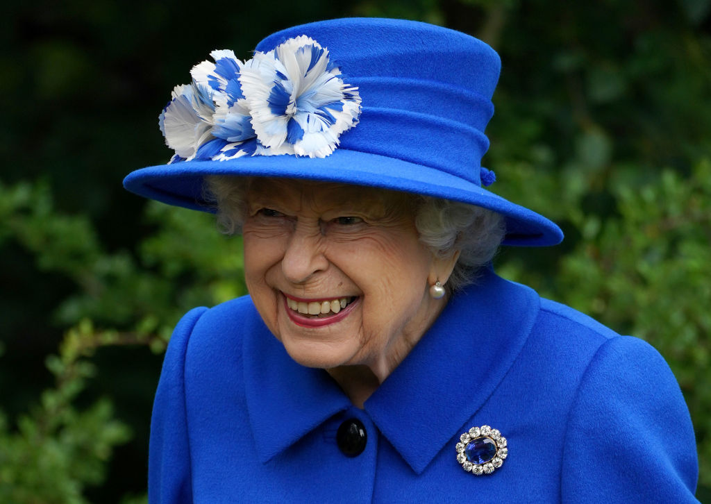 Queen Elizabeth Ignoring Warning Signs Of Her Declining Health? Royal Family Ready With Their Funeral Plans [Report]