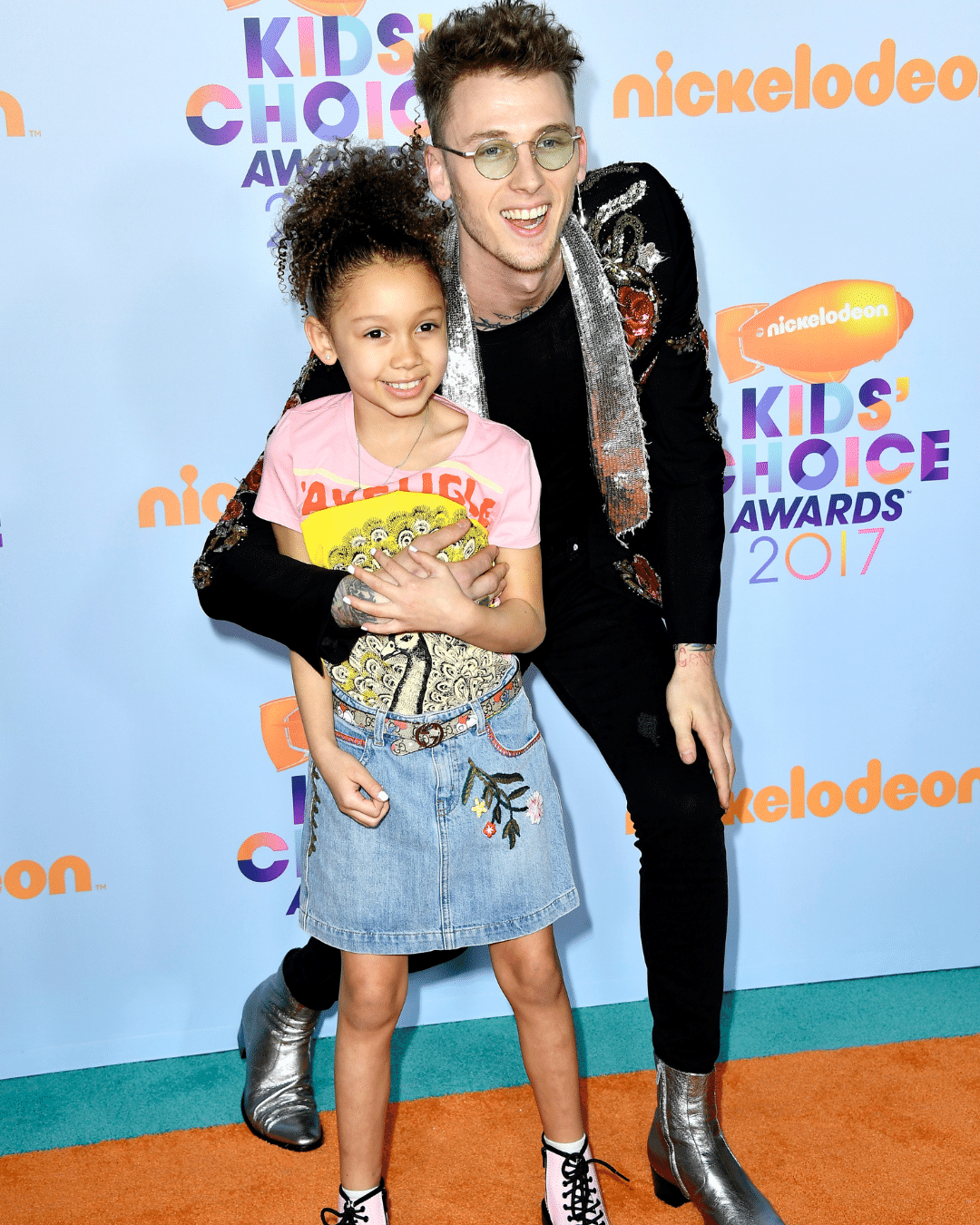 Machine gun kelly and casie colson baker at the 2017 kids choice awards