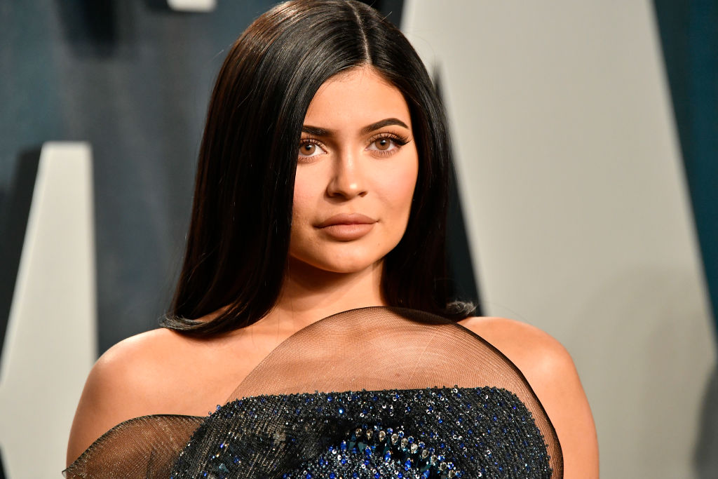 Did Kylie Jenner Copy Kim Kardashian? Beauty Mogul Hops on THIS Eyebrow