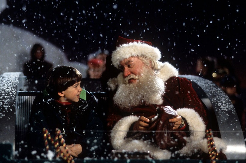 tim allen as scott calvin with son charlie in the santa clause, 1994