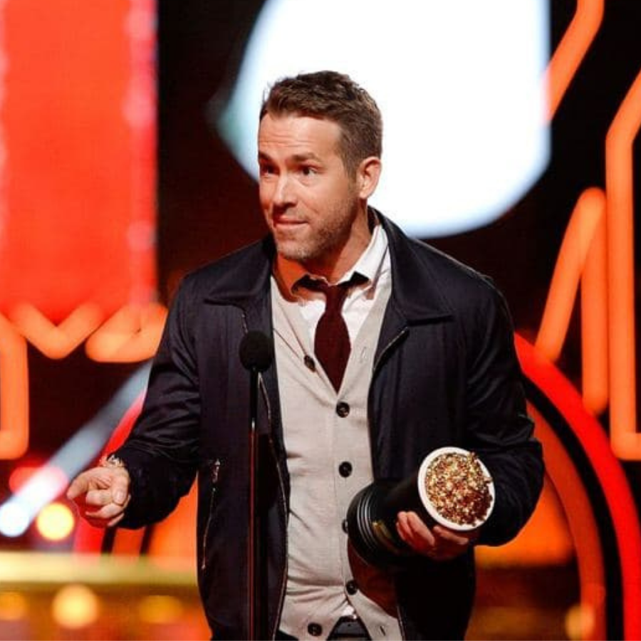 Actor Ryan Reynolds accepts Best Comedic Performance for 'Deadpool' onstage during the 2016 MTV Movie Awards, 2016