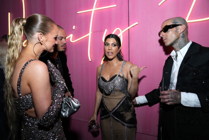 Ashlee Simpson, Evan Ross, Kourtney Kardashian and Travis Barker attend the 2022 Vanity Fair Oscar Party hosted by Radhika Jones at Wallis Annenberg Center for the Performing Arts on March 27, 2022