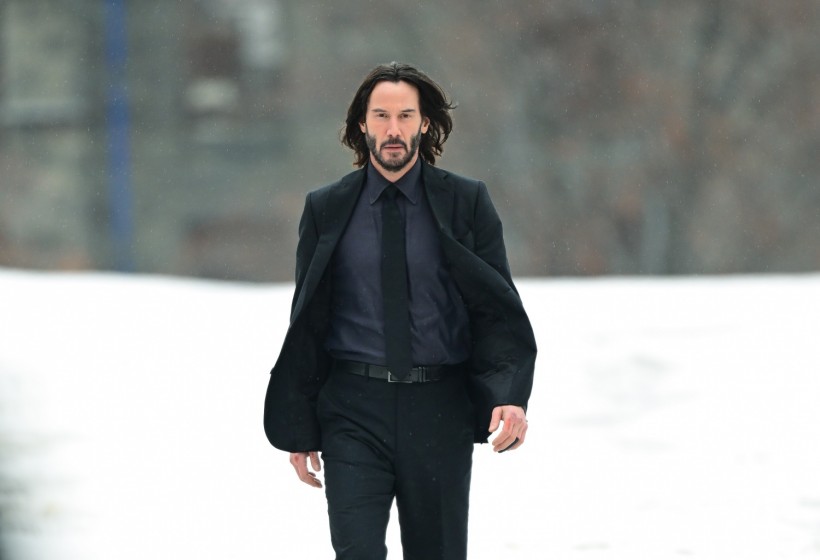  Keanu Reeves is seen filming on location for 'John Wick 4' on Roosevelt Island on February 03, 2022 in New York City. (Photo by James Devaney/GC Images)