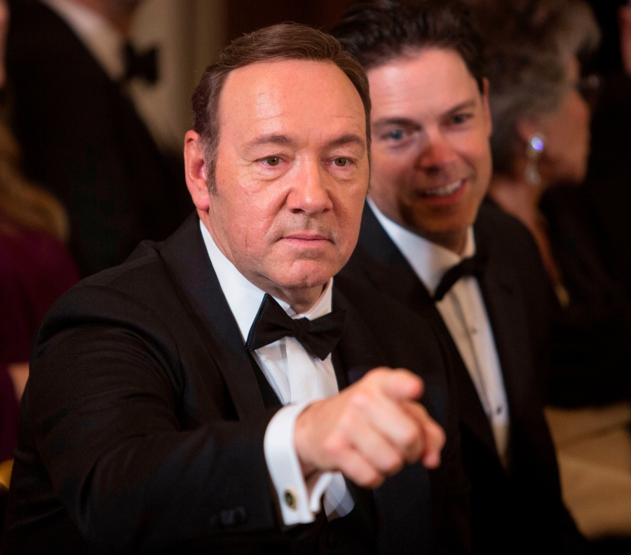 Actor Kevin Spacey acknowledges another guest during a reception for the 2016 Kennedy Center Honorees at the White House on December 4, 2016 in Washington, DC. (Photo by CHRIS KLEPONIS / AFP) (Photo credit should read CHRIS KLEPONIS/AFP via Getty Images)