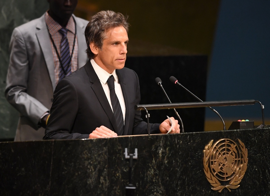 Actor Ben Stiller speaks to the #withrefugees group prior to handing over a petition to UN Secretary-General on September 16, 2016 at the United Nations in New York. / AFP / ANGELA WEISS (Photo credit should read ANGELA WEISS/AFP via Getty Images)