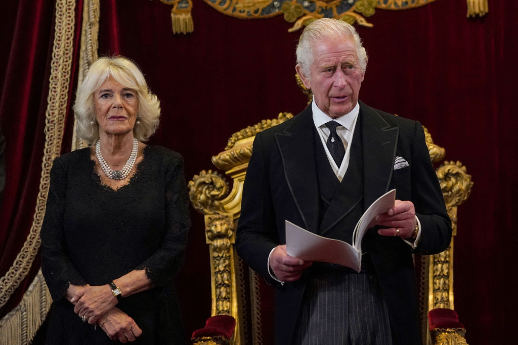 King Charles, Camilla Had Child Together? Royals' Alleged Secret Son Reacts to Queen Elizabeth II's Death