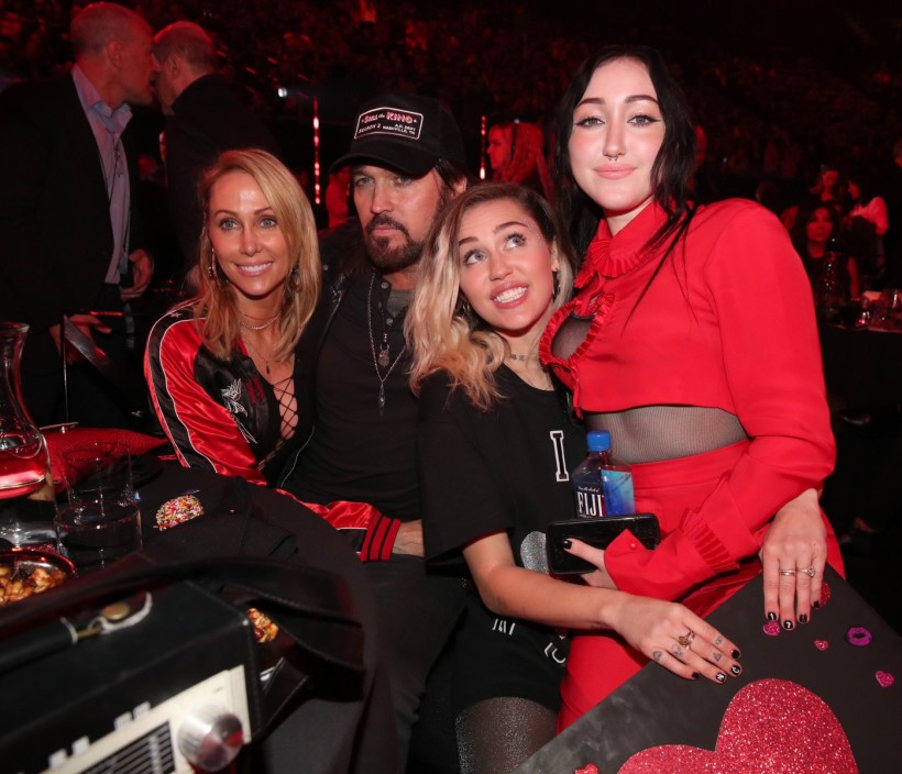 Tish Cyrus, Billy Ray Cyrus, Miley Cyrus, and Noah Cyrus
