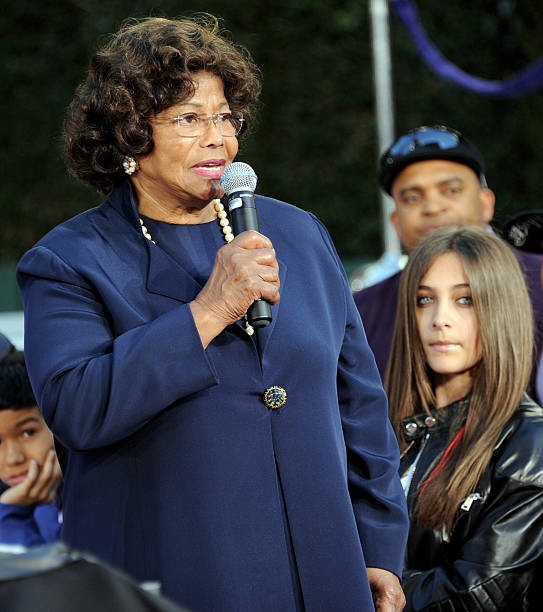 LOS ANGELES, CA - JANUARY 26: Katherine Jackson (L) and Paris Jackson appear at the Michael Jackson Hand and Footprint ceremony at Grauman's Chinese Theatre on January 26, 2012 in Los Angeles, California. 