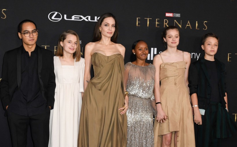 Angelina Jolie and her children (L-R) Maddox, Vivienne, Zahara, Shiloh and Knox arrive