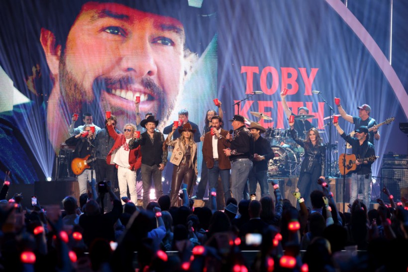 Ronnie Dunn, Sammy Hagar, Kix Brooks, Lainey Wilson, Riley Green, Roger Clemens, Lukas Nelson Mica Roberts and Toby Keith band members