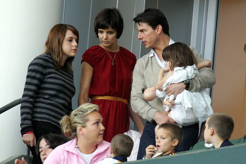 Tom Cruise (R) and Katie Holmes (C) with daughters Suri Cruise (R) and Isabella Kidman-Cruise (L), with David Beckham's sons Brooklyn (front R), Romeo (front 2nd R) and Cruz Beckham,