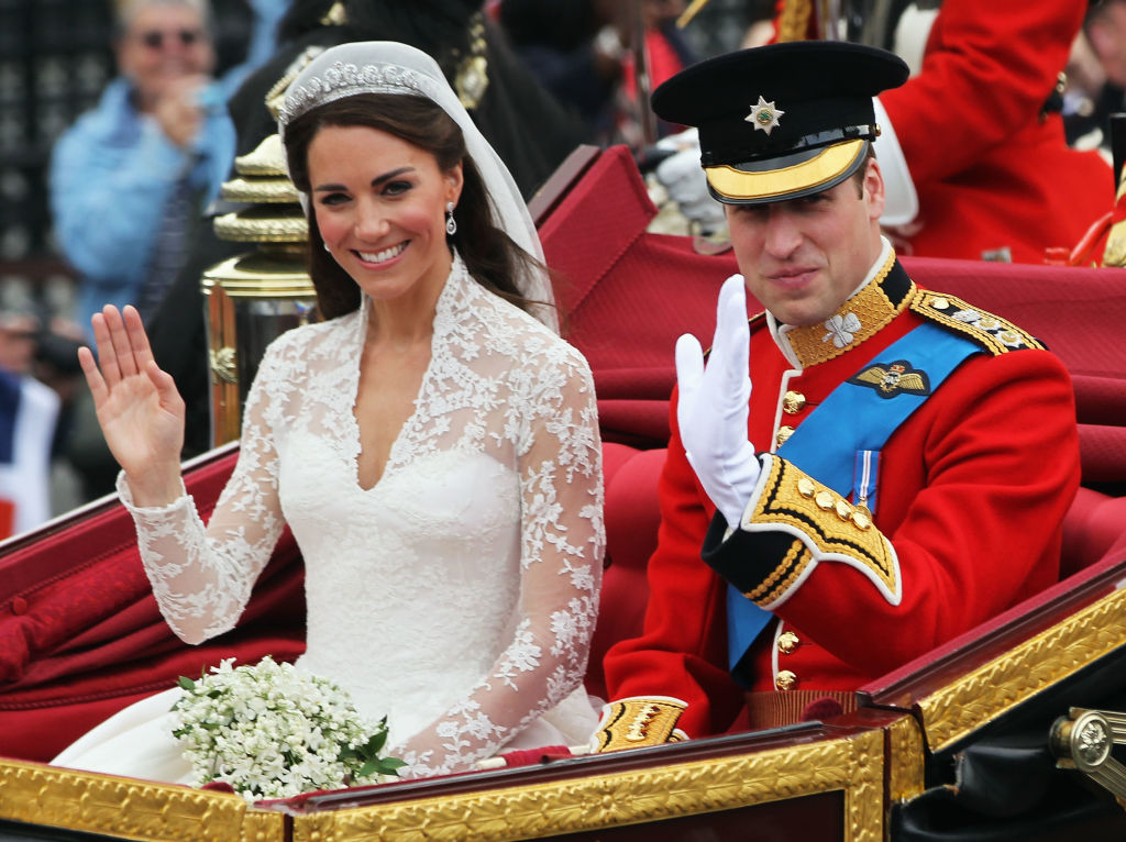 Kate Middleton, Prince William's 13th Anniversary Photo Scares Fans ...