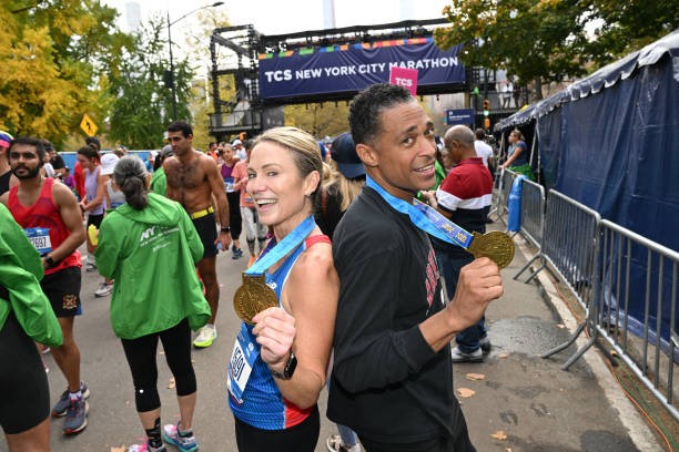 NEW YORK, NEW YORK - NOVEMBER 06: Amy Robach and TJ Holmes run during the 2022 TCS New York City Marathon on November 06, 2022 in New York City.