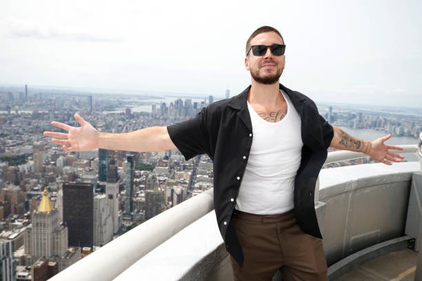 NEW YORK, NEW YORK - AUGUST 03: Vinny Guadagnino visits The Empire State Building on August 03, 2023 in New York City. 