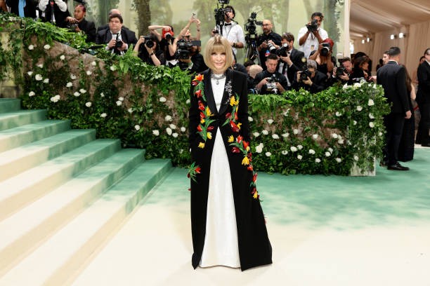 NEW YORK, NEW YORK - MAY 06: Anna Wintour attends The 2024 Met Gala Celebrating 