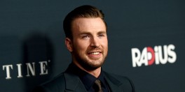 Chris Evans reacts to the Mars Rover landing