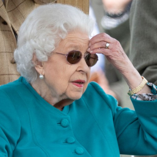 Queen Elizabeth, Royals Striving to Correct $44 MIllion ...